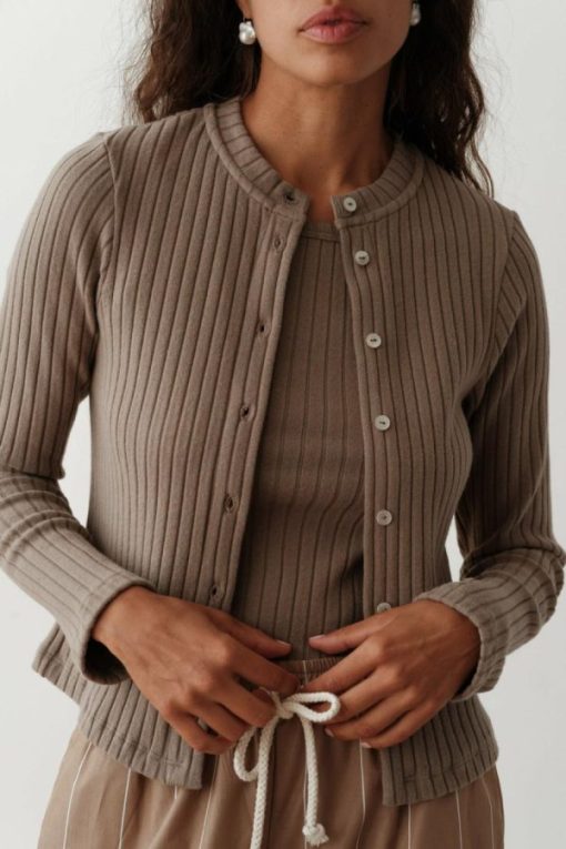 Themodestmoth.shop07eb554578 1