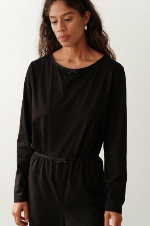 Themodestmoth.shop0b5176c3b9 1
