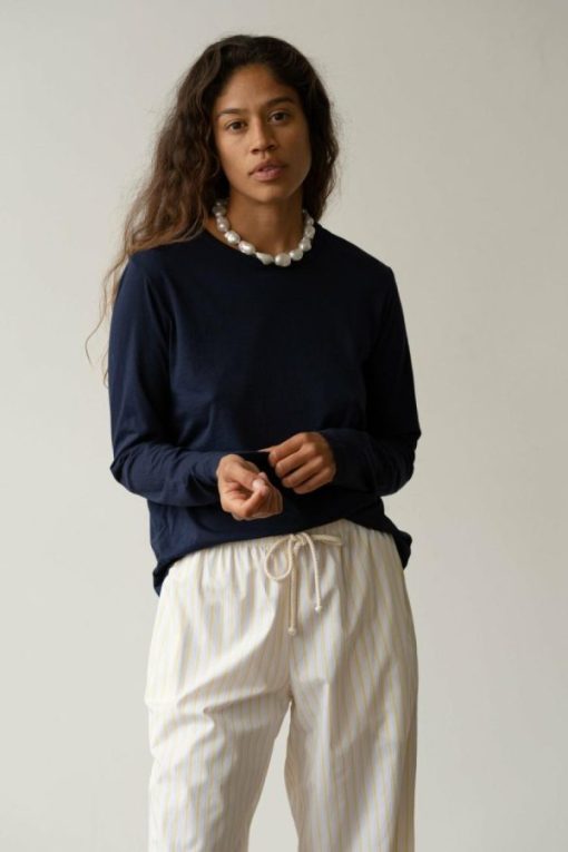 Themodestmoth.shop5b3b33ab33 3