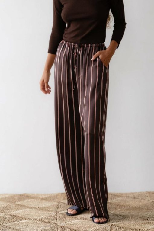 Themodestmoth.shop781cee01ed 4