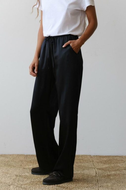 Themodestmoth.shop7854c29563 3