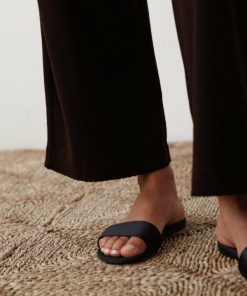 Themodestmoth.shop84009b32a3 2