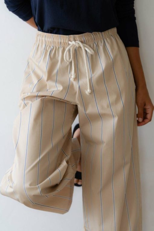 Themodestmoth.shop889425e752 1